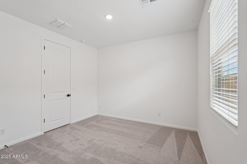 26-web-or-mls-La Senda Dr W-S2007-026