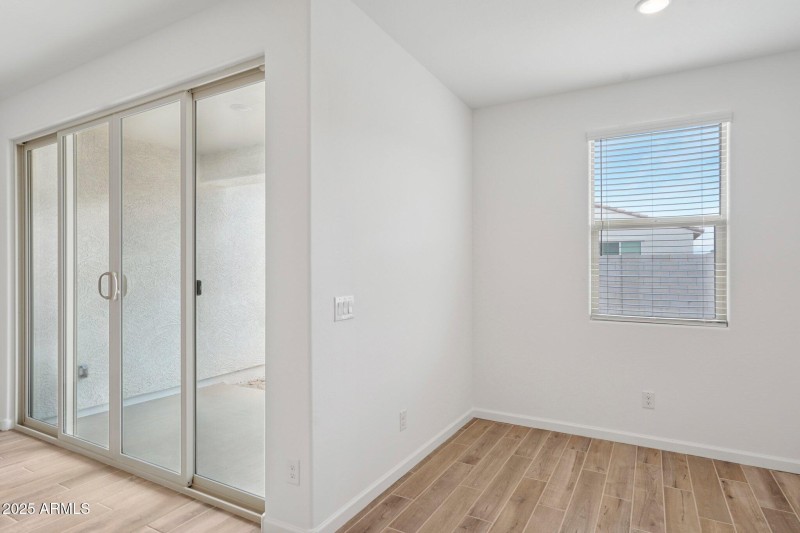 28-web-or-mls-La Senda Dr W-S2007-028