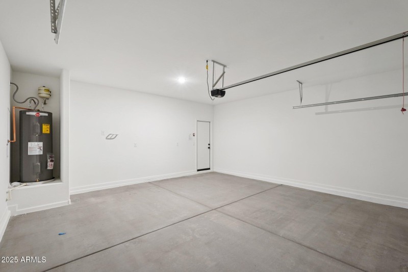 39-web-or-mls-La Senda Dr W-S2007-039