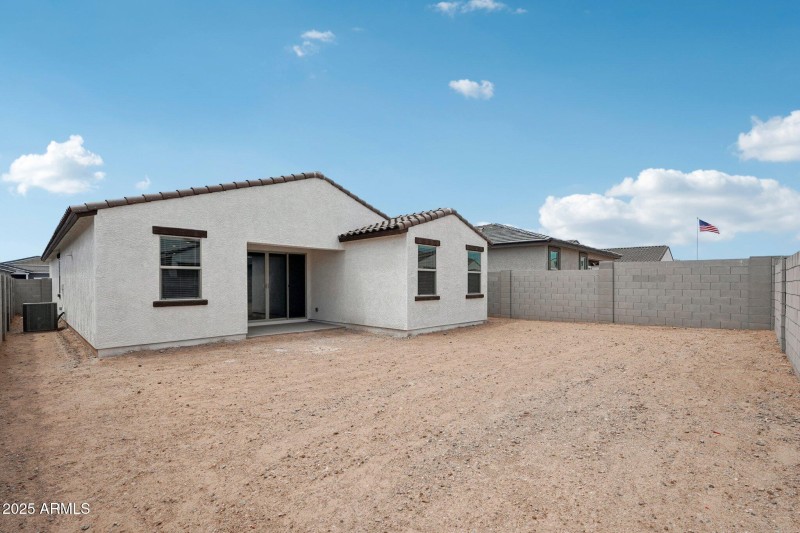 41-web-or-mls-La Senda Dr W-S2007-041