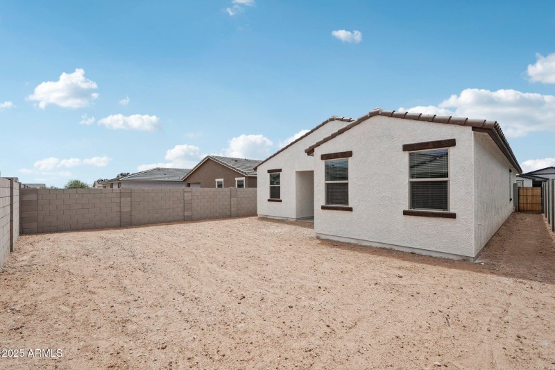 43-web-or-mls-La Senda Dr W-S2007-043