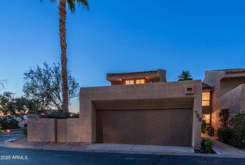 4434 E Camelback Rd Unit 128 Front