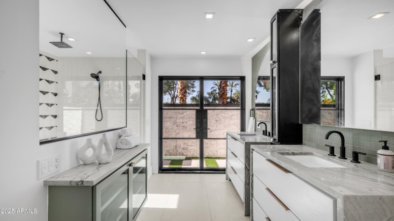 4434 E Camelback Rd Unit 128 mainBath2