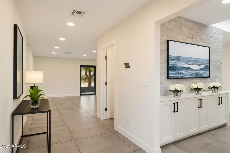 4th Ave - Front Entry