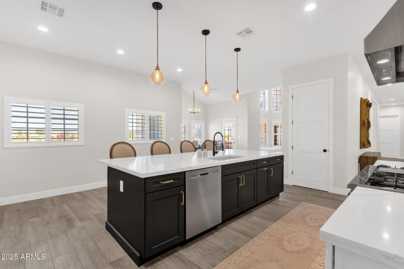 24-web-or-mls-856-w-quail-cir