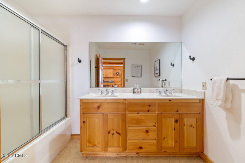 100MainSt-Greer-AZ-41