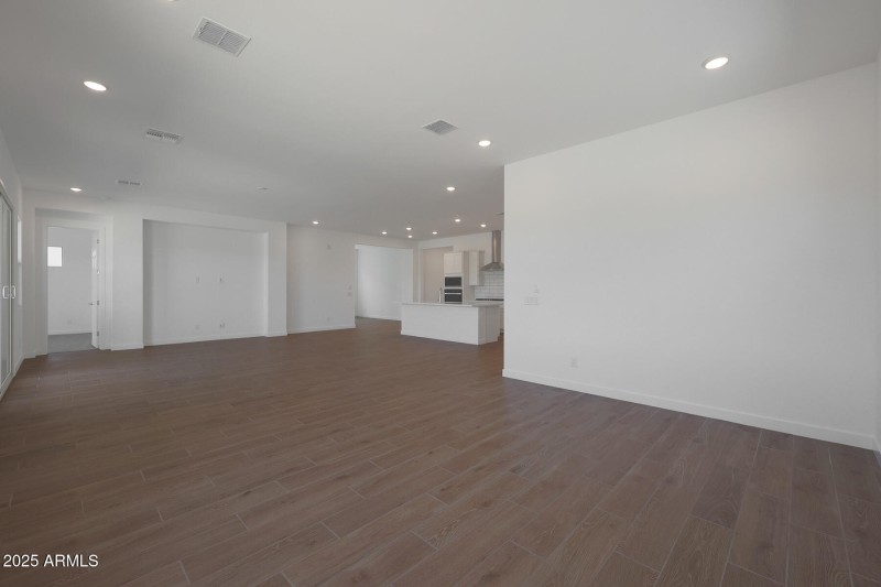 PHX_Landmarke_Lot1203_Crimson_294_Greatr