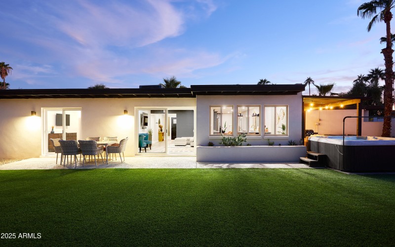 PropertyImageCo_6612EPresidioRd_Twilight