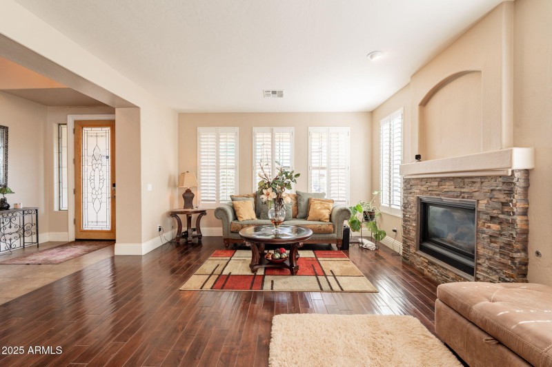 8-web-or-mls-Turnberry-8