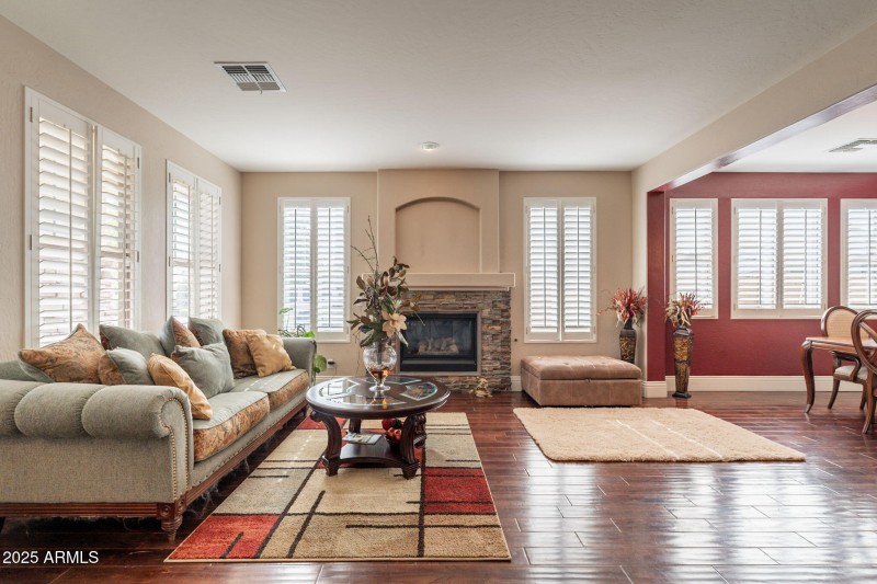 9-web-or-mls-Turnberry-9