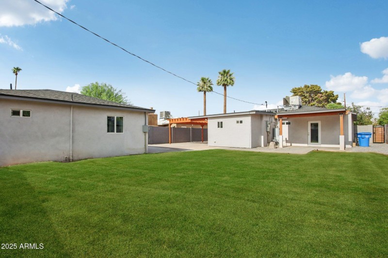 45-web-or-mls-N 20th St-L2207-043