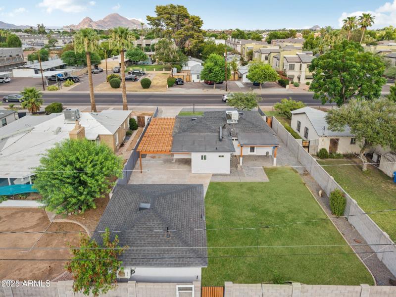 55-web-or-mls-N 20th St-L2207-053