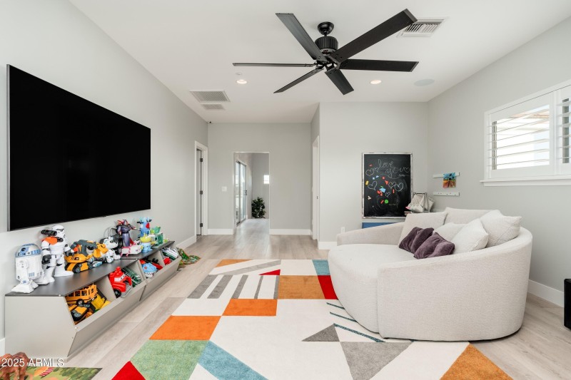 049_Upstairs Landing