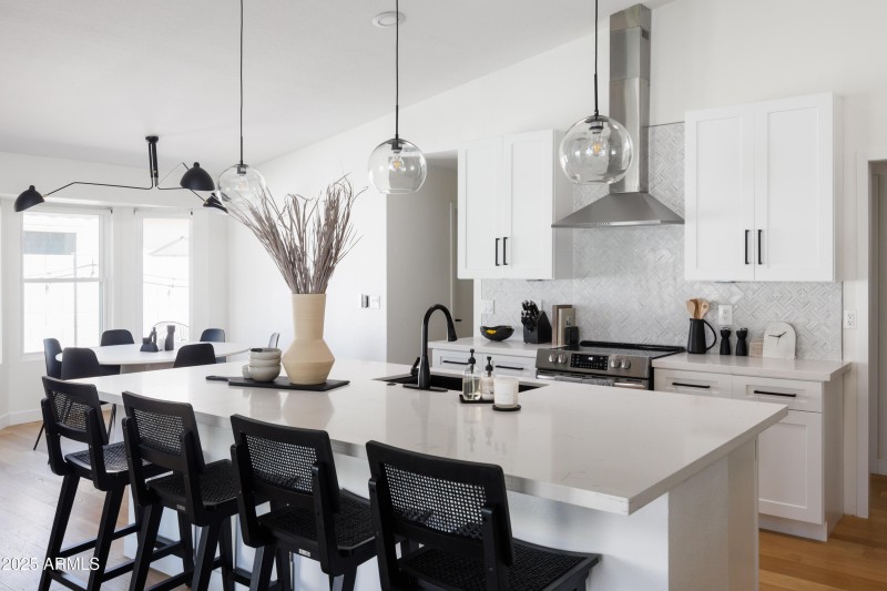 PROPERTYIMAGECO_5502EGrandviewRd_WEB-15