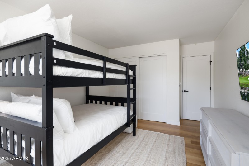 PROPERTYIMAGECO_5502EGrandviewRd_WEB-30