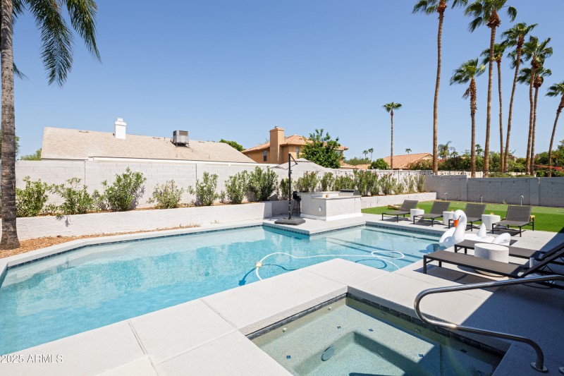 PROPERTYIMAGECO_5502EGrandviewRd_WEB-50