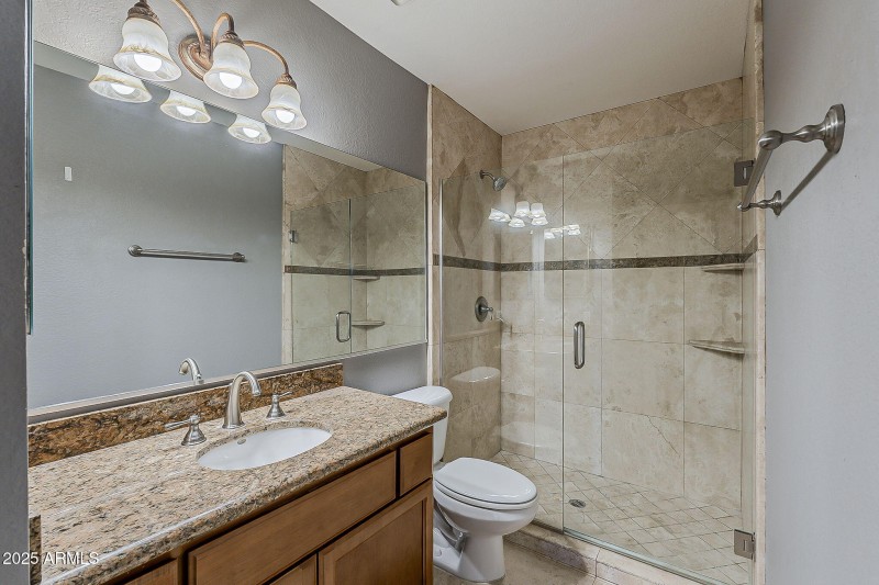 21-web-or-mls-Camelback-21