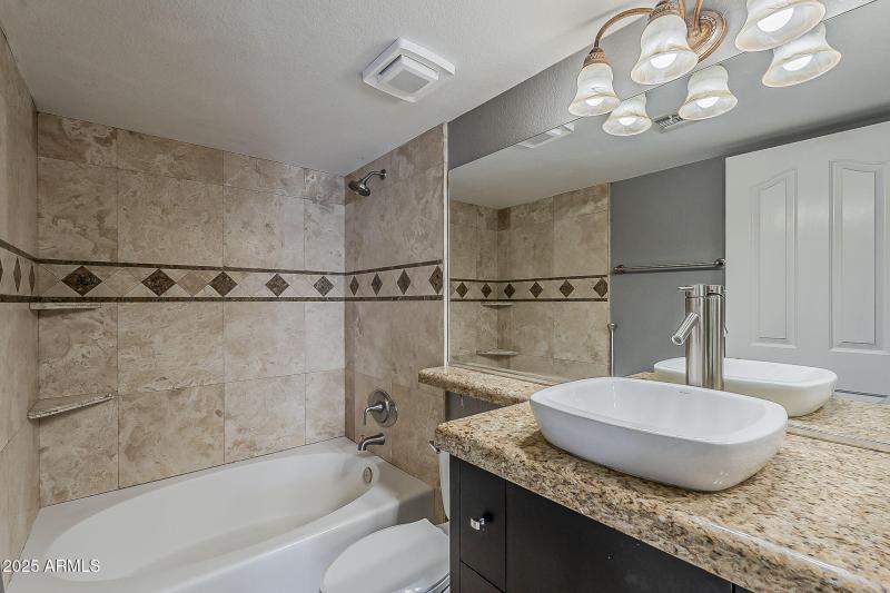 34-web-or-mls-Camelback-34