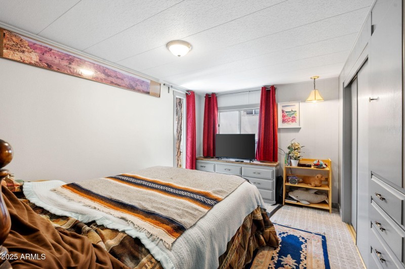 14-Primary Bedroom_1