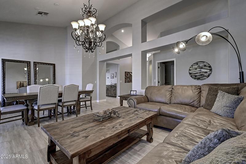 634 W Goldfinch Way (7)