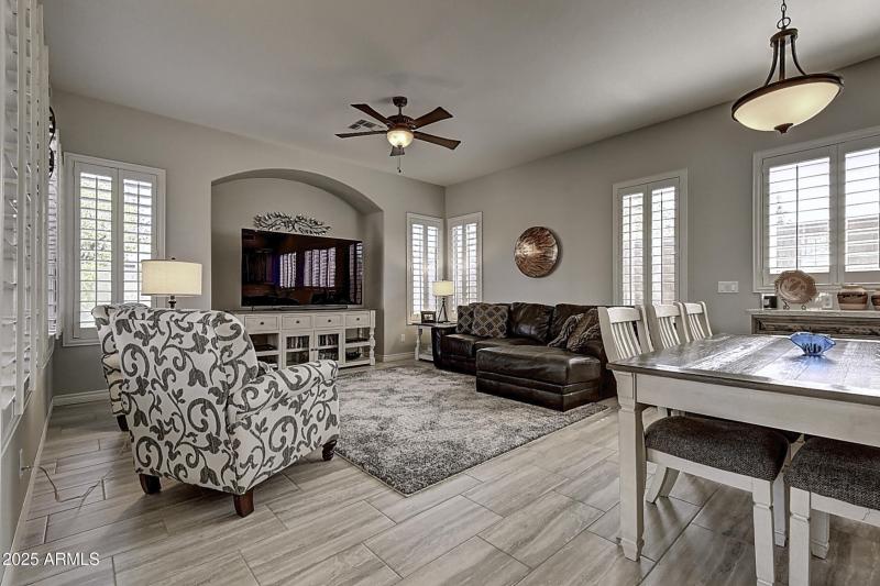 634 W Goldfinch Way (13)