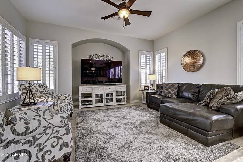 634 W Goldfinch Way (14)