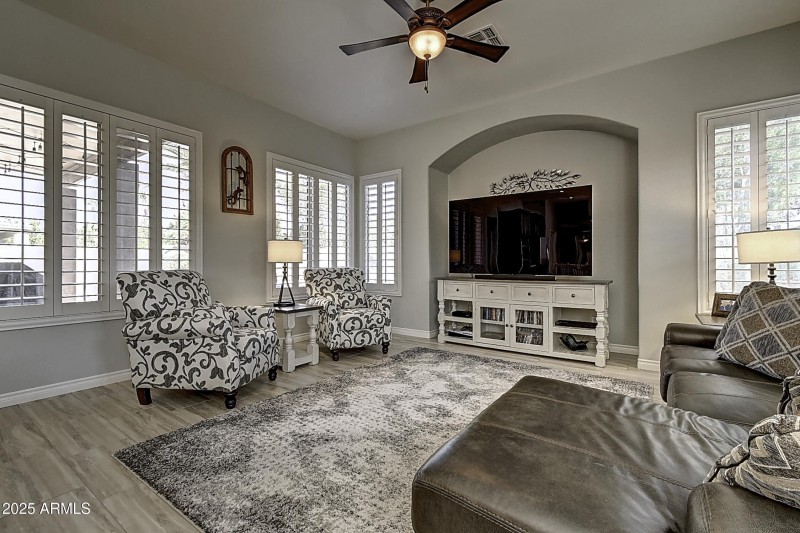 634 W Goldfinch Way (15)