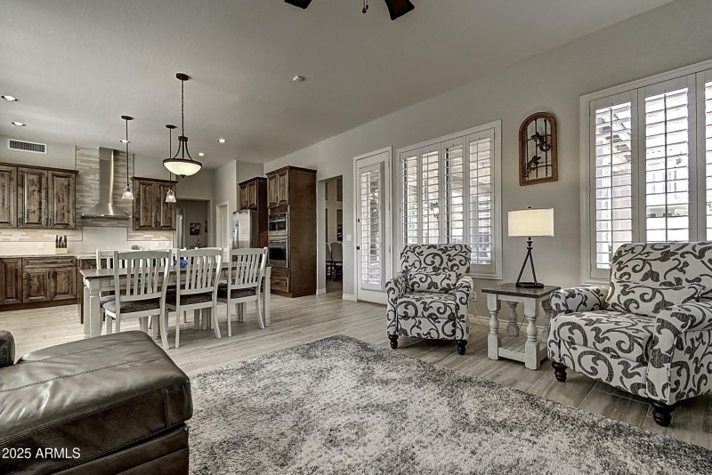 634 W Goldfinch Way (16)