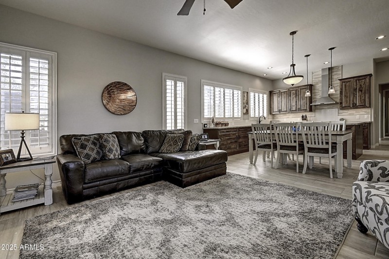 634 W Goldfinch Way (17)