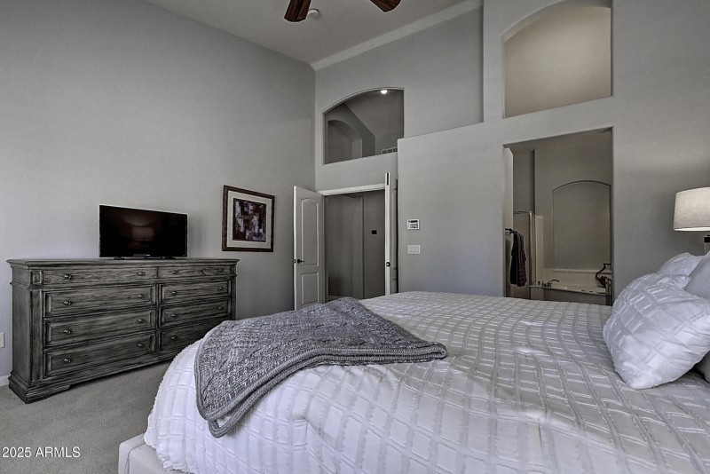 634 W Goldfinch Way (34)