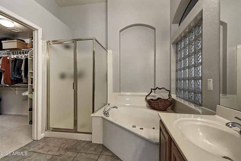 634 W Goldfinch Way (37)