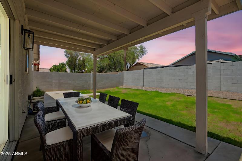 25-Zachary-Outdoor-Modern-2 - Day To Dus