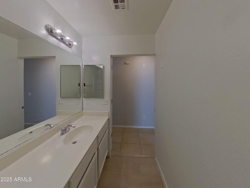 17_pc_Es0MR7mzdT_T8jMRzLWyC_layout_1