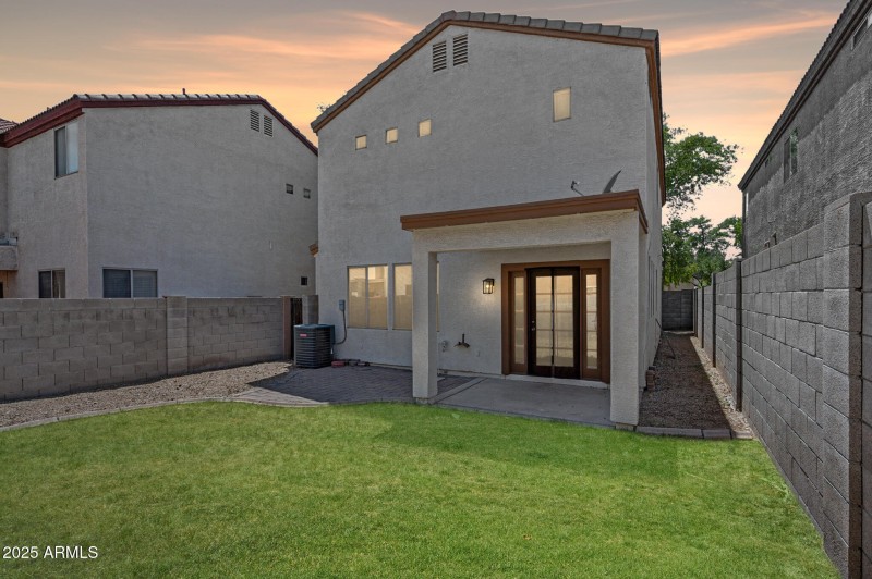 31-web-or-mls-22023-n-30th-ln