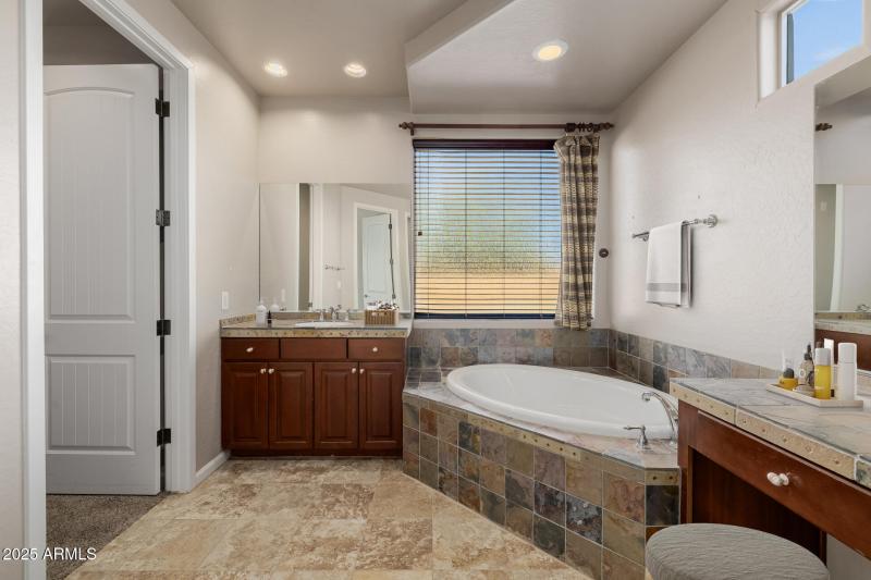 virtual_staging-01-Primary Bathroom-resu