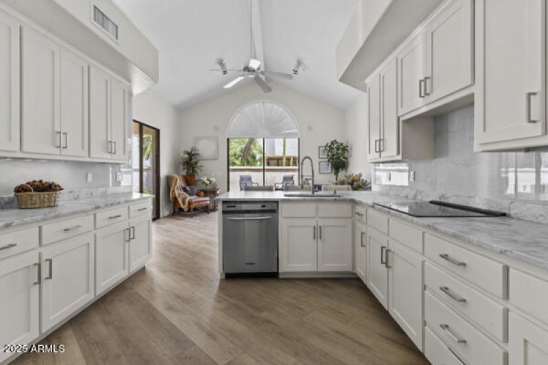 133977520137702756_133977520015890429_DS