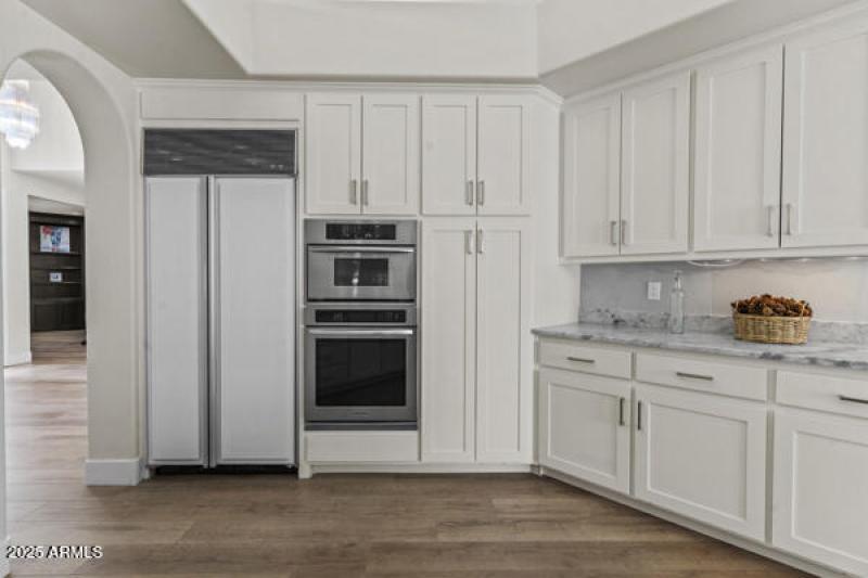 133977520195706338_133977520015897208_DS