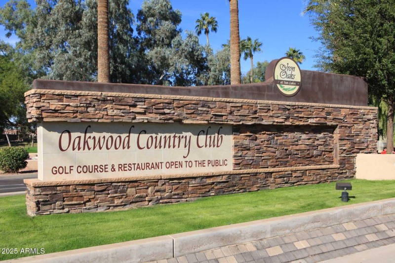 Oakwood Country Club-Sign