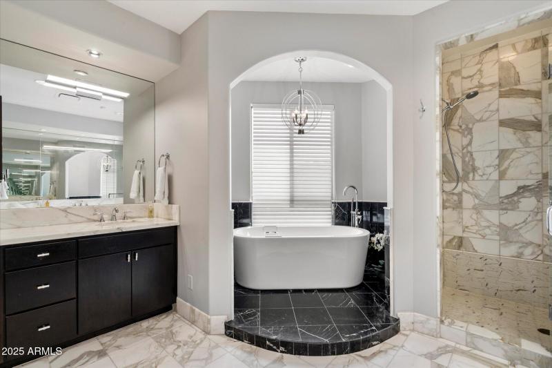 Separate Tub & Shower