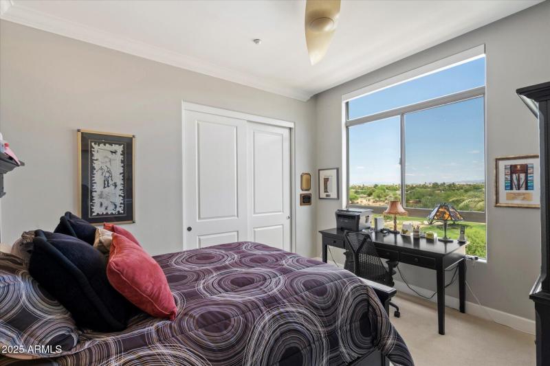 BR 3 overlooking pool & Golf Course