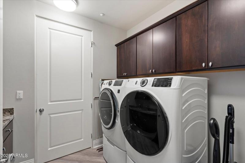 Full Laundry Room w/sink