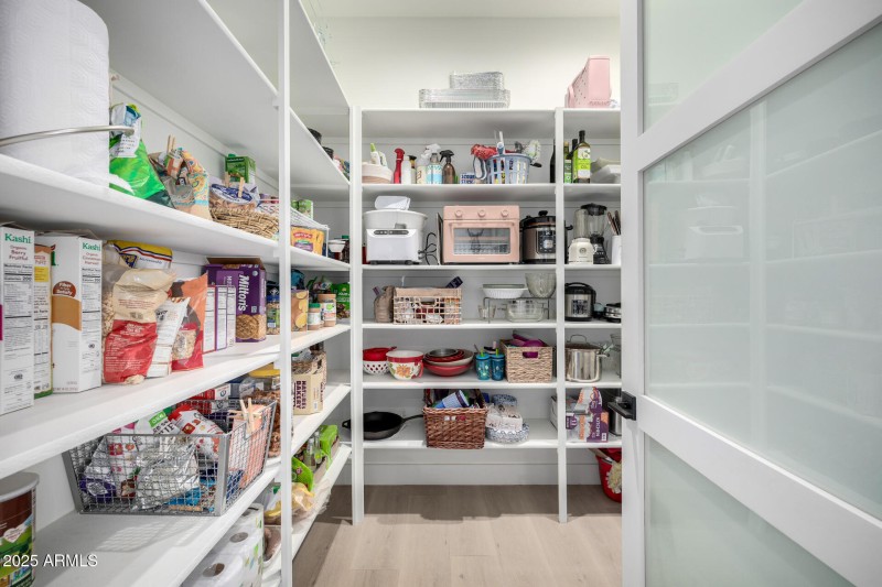 LARGE WALK-IN PANTRY