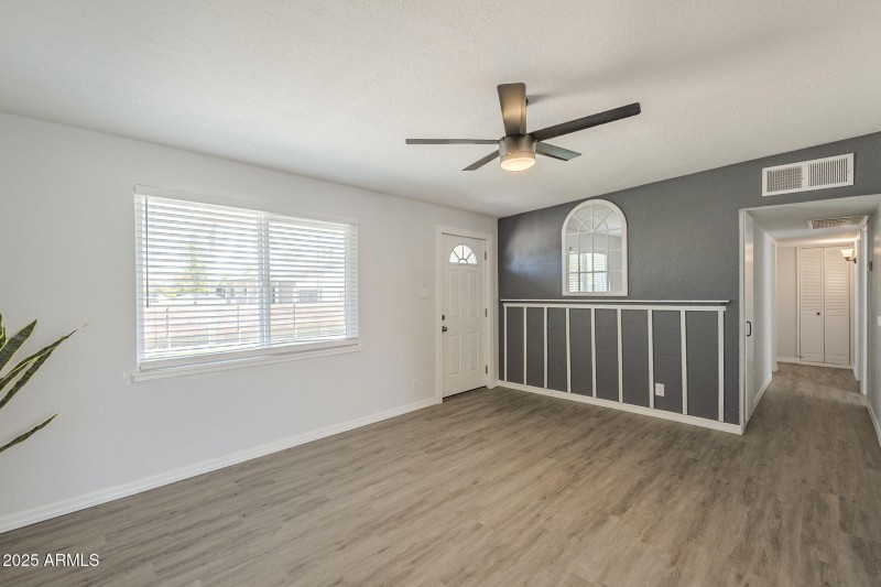 9-web-or-mls-Glenview-9