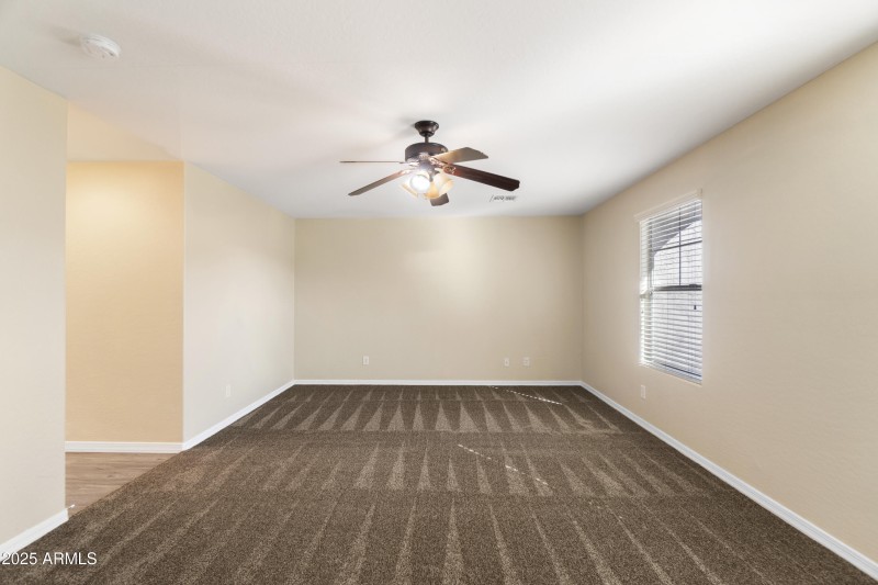 7 Primary bedroom (1)