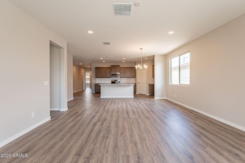 10-web-or-mls-Hilton-10 (2)