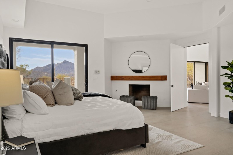 019_Primary Bedroom Views