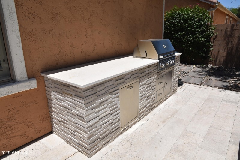 Built in BBQ Island and Grille