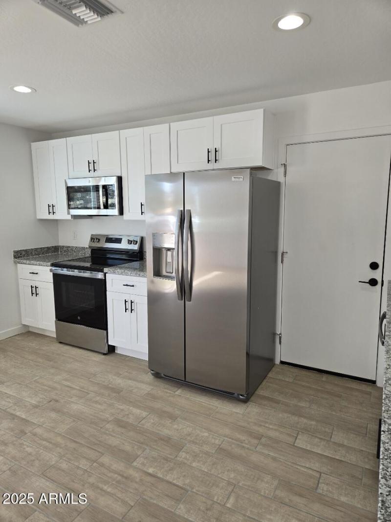 Resized_Resized_20241126_103247_17326611