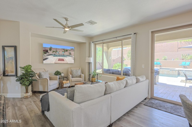 2462 W TURTLE HILL DR