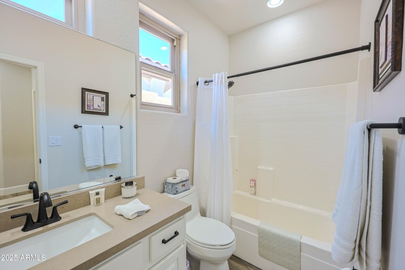 2462 W TURTLE HILL DR